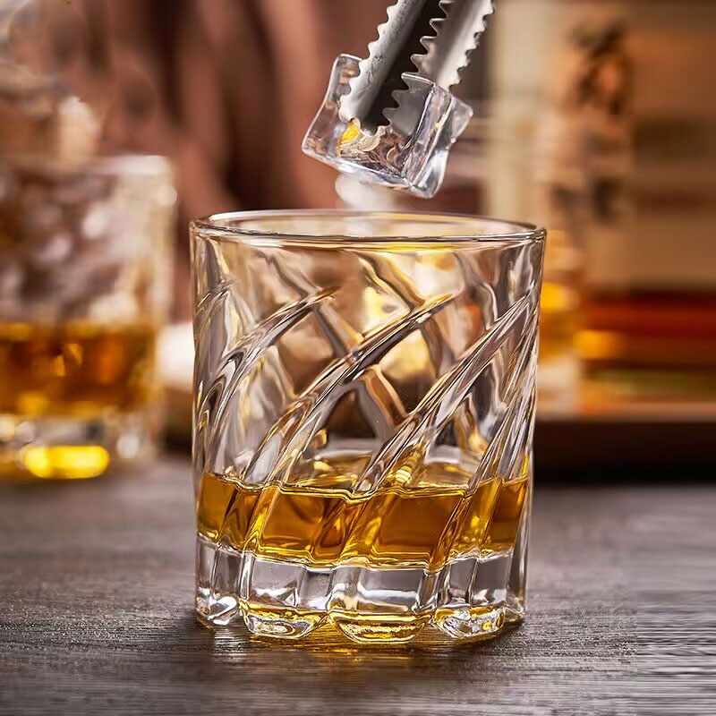 Copo de uísque em relevo, alta - Wine Beer Spirit avaliação e preço